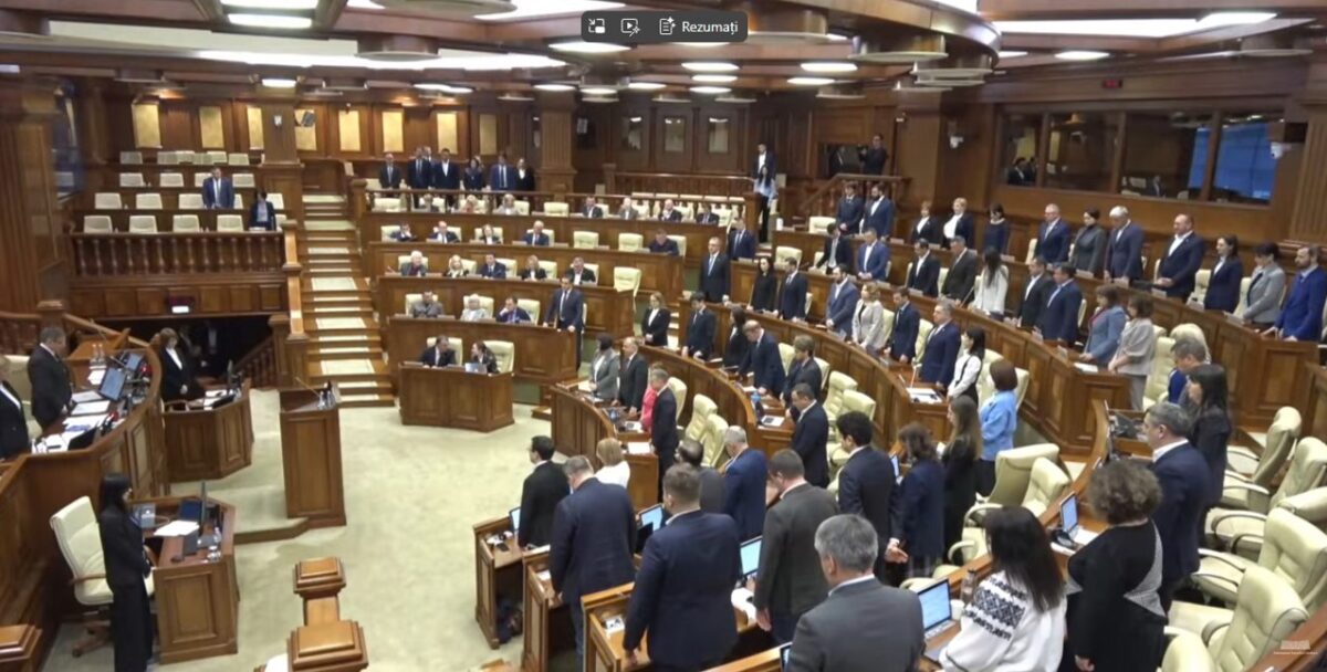 Victimele din 7 aprilie, comemorate în Parlament. Voronin, Tarlev, Tkaciuk și Dodon au refuzat momentul de reculegere