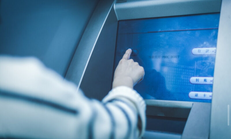 O bancă ilegală din Italia, implicată în spălarea a zeci de milioane de euro. 12 persoane au fost reținute