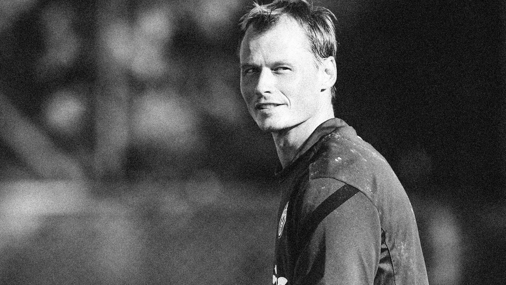 Fostul portar al lui Arsenal, Alexander Manninger, a murit după ce mașina sa a fost lovită de tren