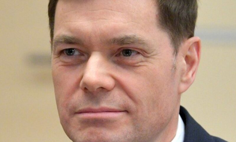 Iahtul unui miliardar rus a traversat Strâmtoarea Ormuz, deși ruta este oficial închisă