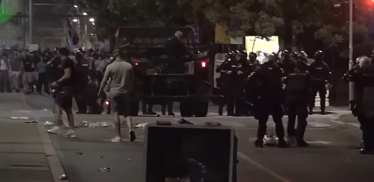 Studenții protestează în Belgrad și intră în conflict cu poliția. Perchezițiile în universitate după moartea unei studente