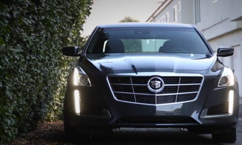 Mașini second-hand cu aspect premium care pot funcționa cu benzină standard