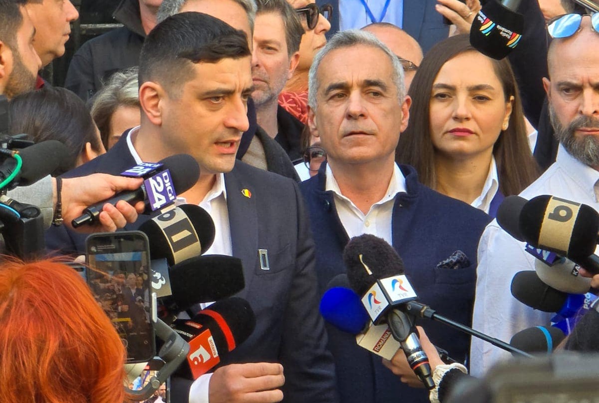 Moțiunea PSD-AUR împotriva Guvernului. Călin Georgescu, ținut la curent de George Simion