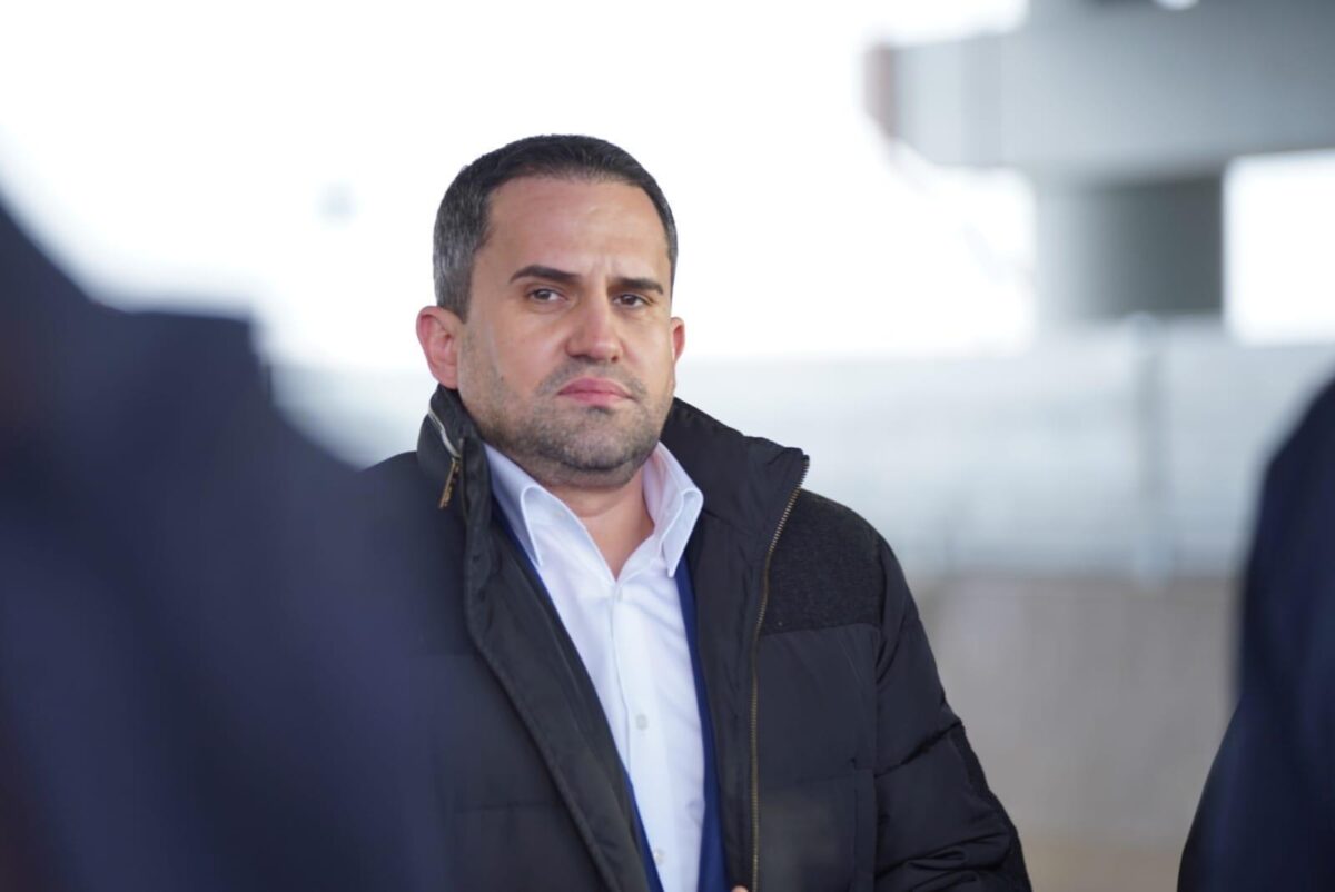 Contracte pentru mașini electrice la SRI, STS și SPP. Ministrul Transporturilor anunță investiții din fonduri europene