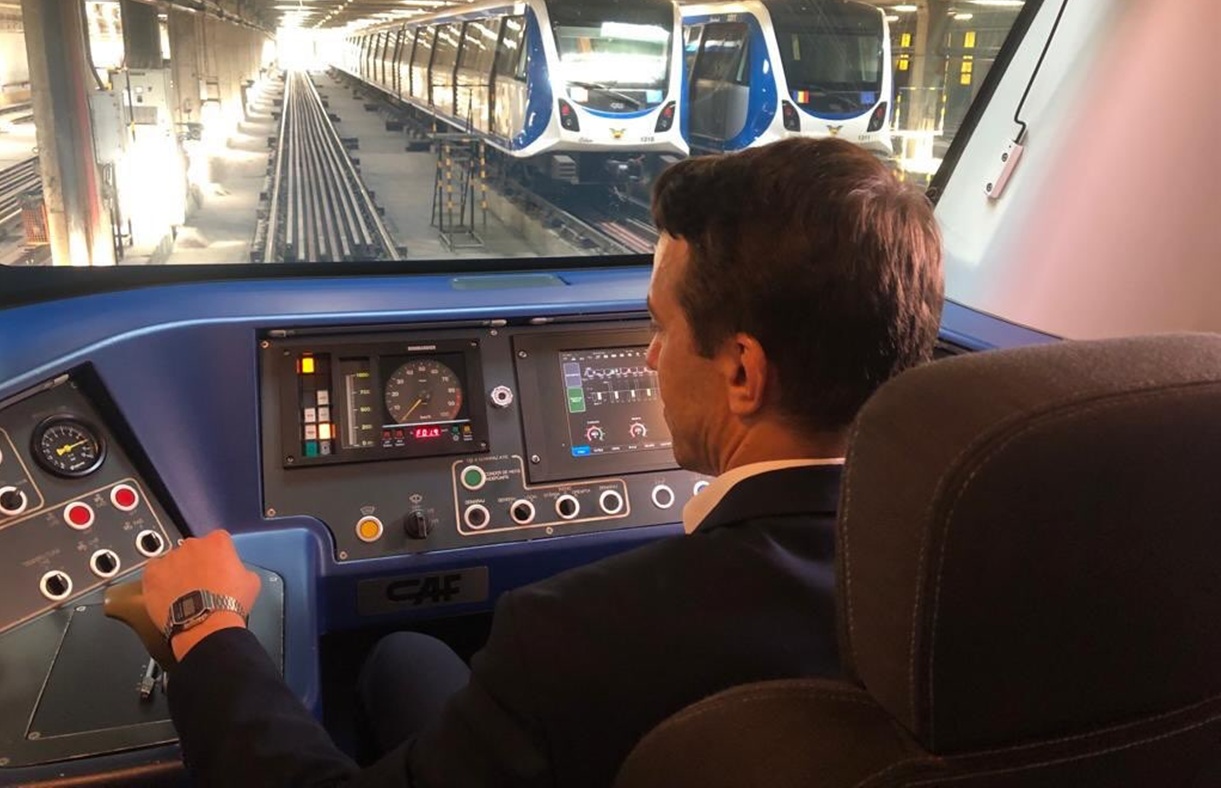 Haos la metrou în stația Eroii Revoluției. Un vagon s-a umplut de fum, călătorii au ieșit în panică