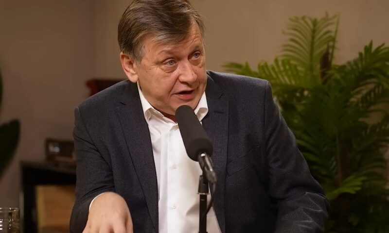 Mandatul lui Bolojan, criticat de Antonescu: Nici Băsescu n-a fost atât de lăudat pe metru pătrat