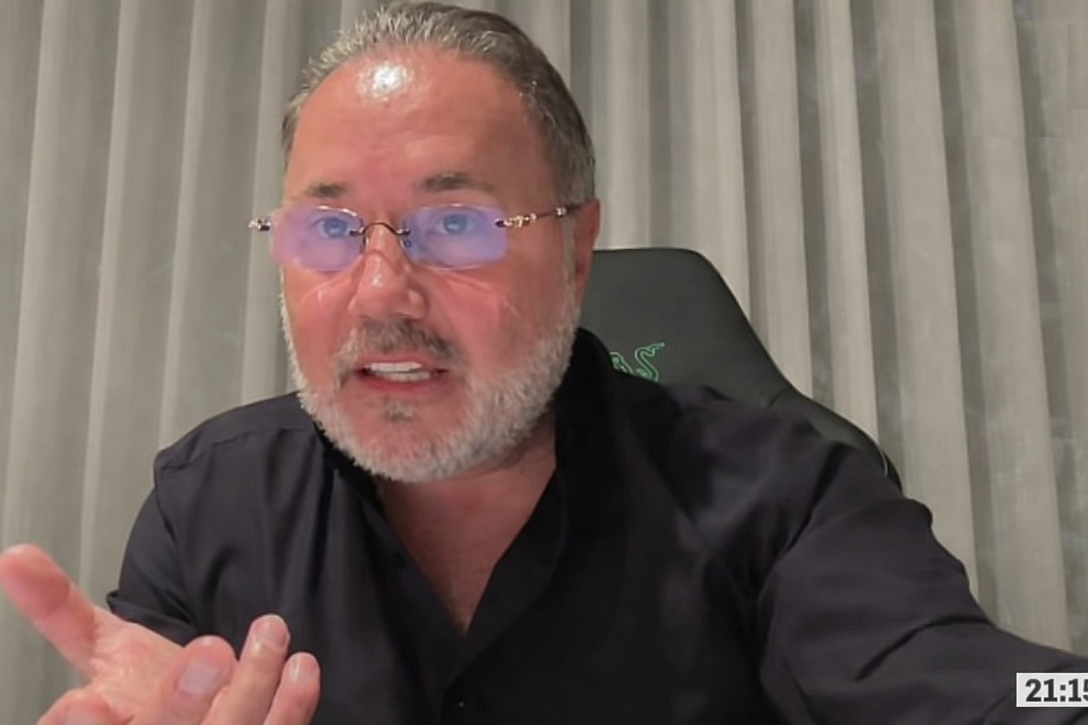 Beinur susține că Rolls-Royce-ul lui Rizea ar fi provenit de la soțul Laurei Vicol, după ce nu a mai plătit leasingul, și a fost preluat ulterior de Maricel Păcuraru