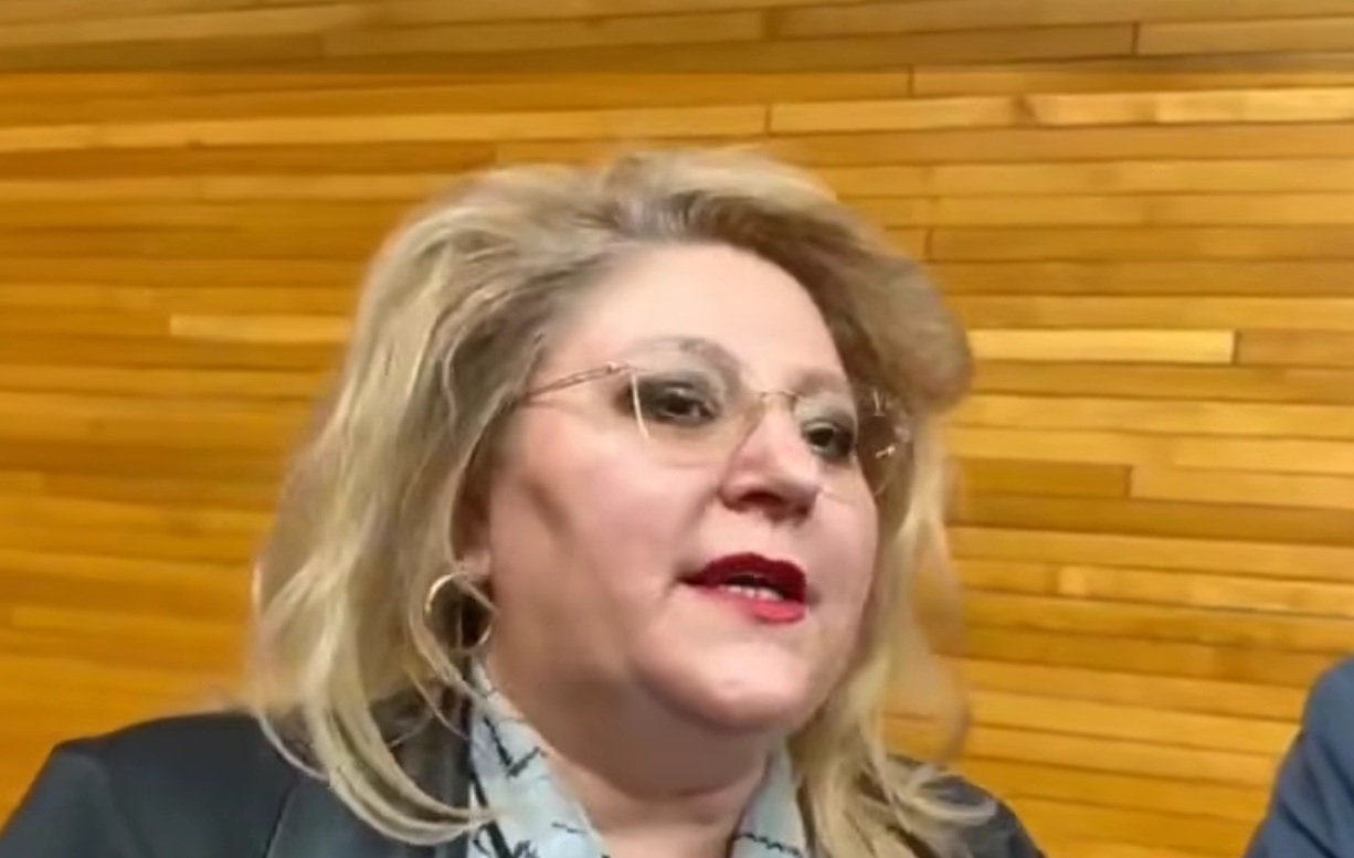 Moțiunea de cenzură, în așteptarea voturilor S.O.S. Miza deciziei Dianei Șoșoacă