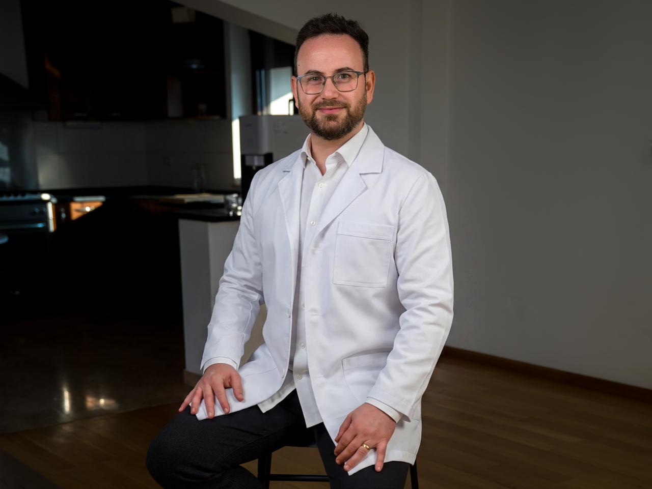 Fertilitatea masculină, în declin: Dr. Daniel Diaconu despre sănătatea bărbaților și hormonii care o influențează