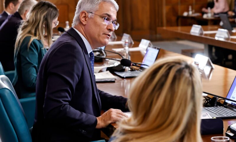 Dragoș Pîslaru promite UE că investițiile nu vor fi afectate de turbulențele politice