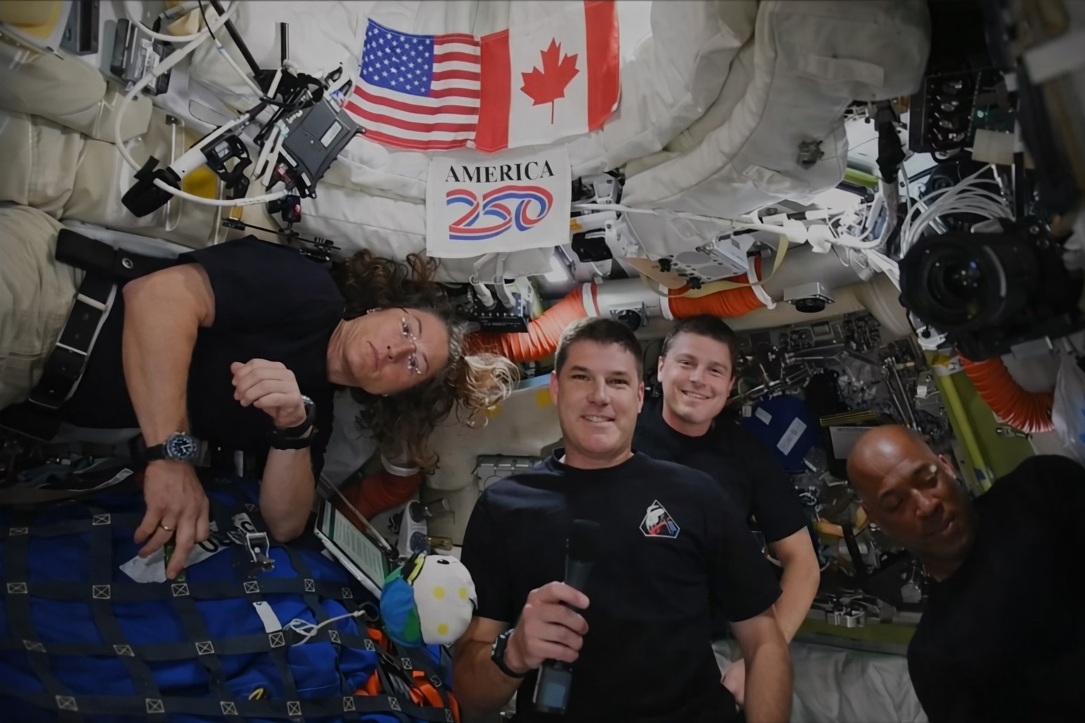 Echipajul Artemis II, conferință de presă din spațiu: Sunt atât de multe imagini, atât de multe povești