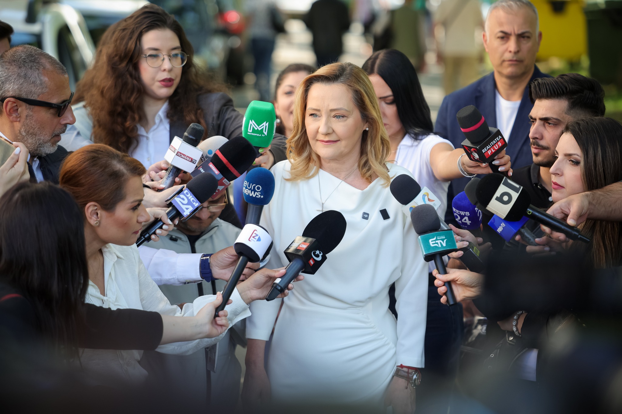 Reconstituirea fotografiilor controversate din campania prezidențială. Mărturia fotografului Elenei Lasconi