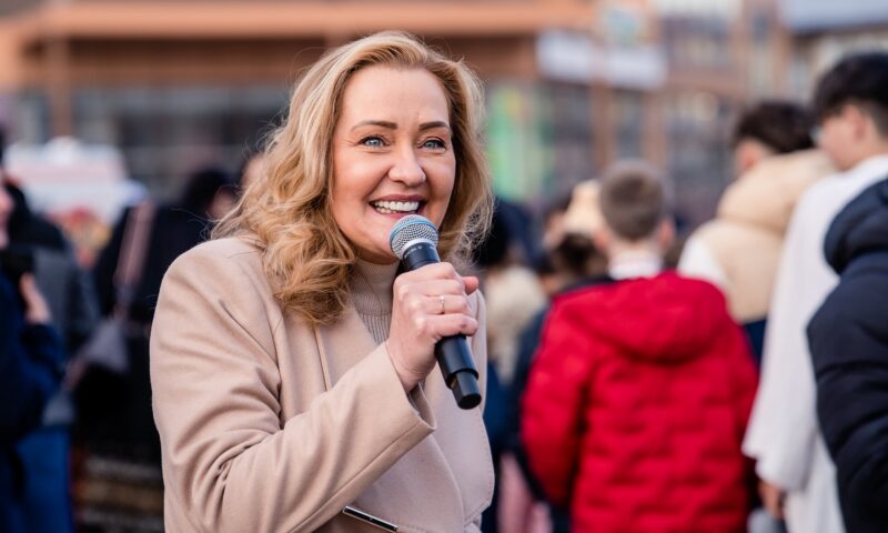 Elena Lasconi își caută conilier personal. Salariul, în funcție de studii