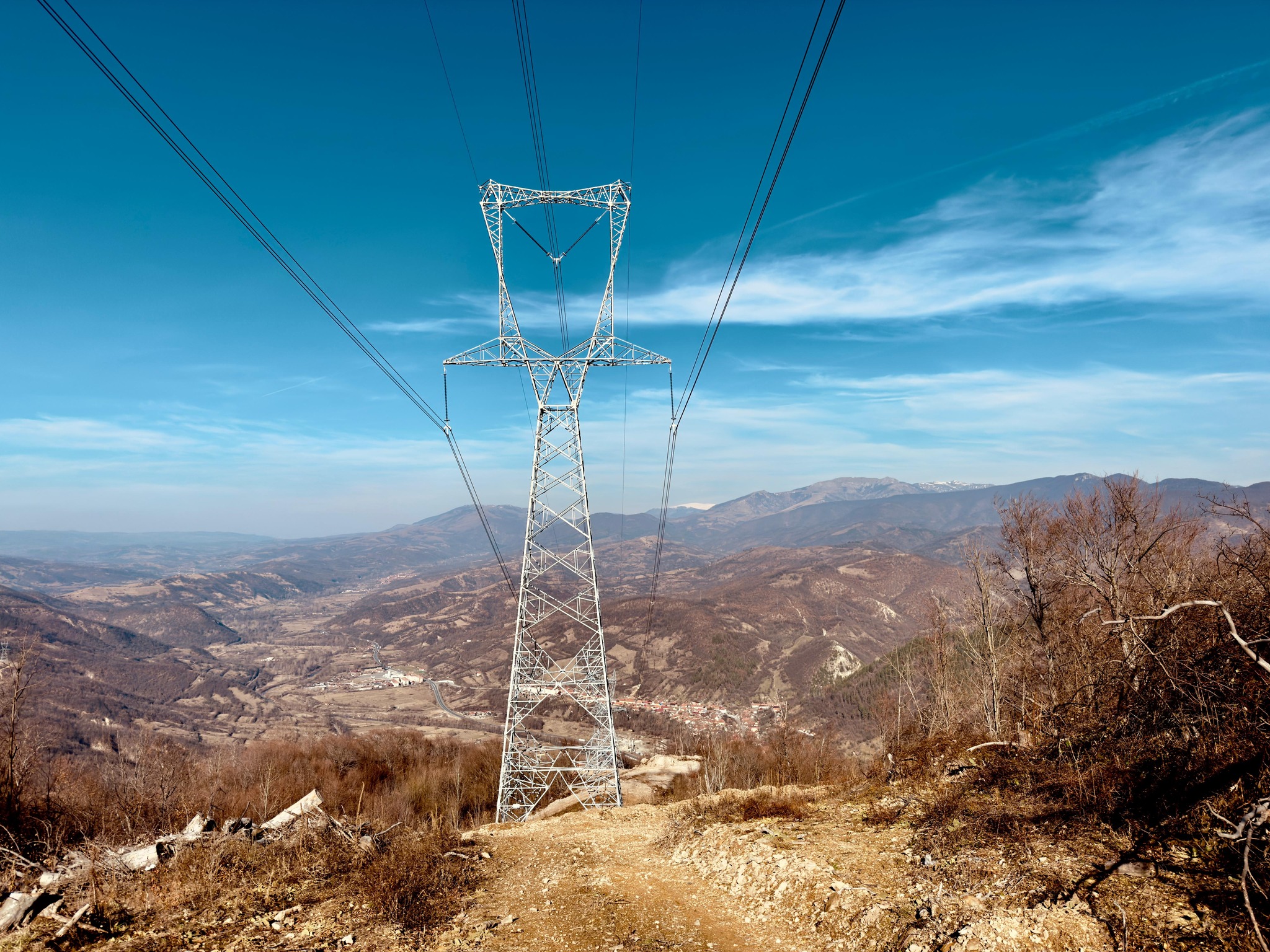 Rețeaua electrică, supravegheată permanent de Paște. Transelectrica a anunțat estimările de consum