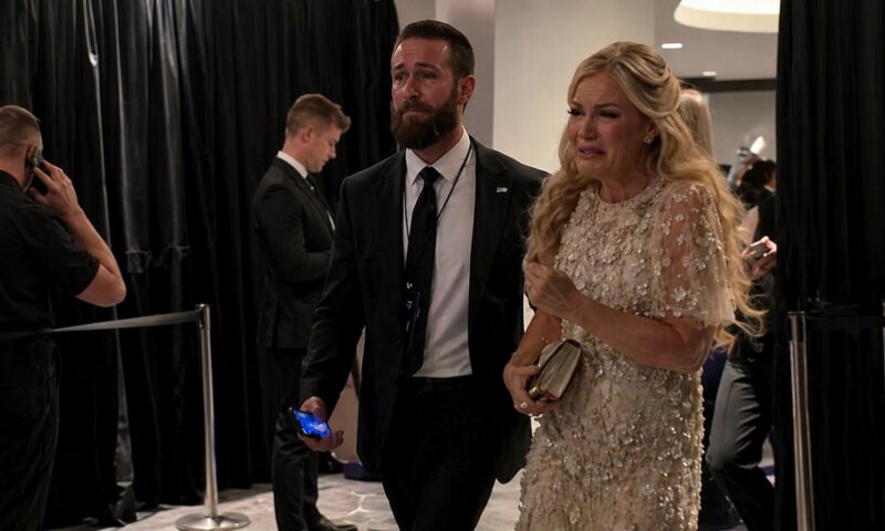 Erika Kirk, scoasă în lacrimi din gala de la Washington. Văduva influencerului asasinat, declarații sfâșietoare