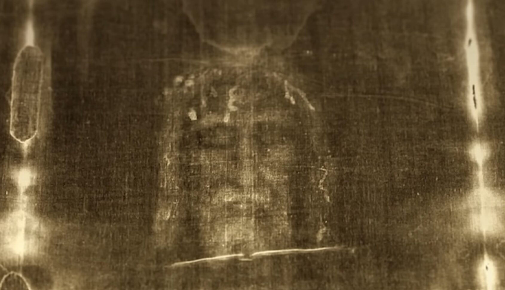 Giulgiul din Torino, analizat din nou de cercetători. Pânza, contaminată cu plante aduse în Europa și Asia