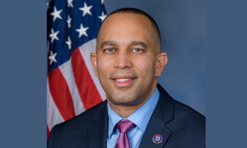 Liderul Democraților din Congres, Hakeem Jeffries, își continuă retorica instigatoare și după atacul de la Cina Corespondenților