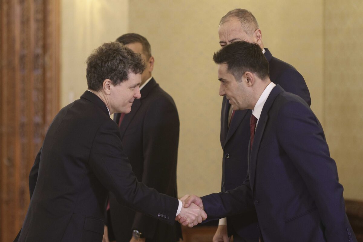 Nicușor Dan, Claudiu Manda
