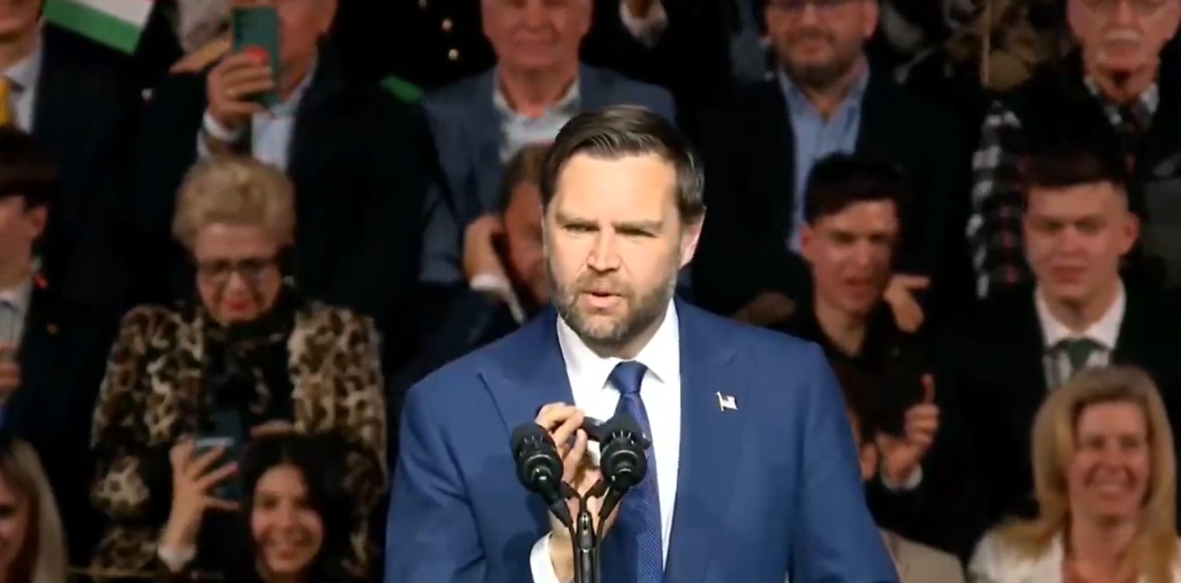 Donald Trump, sunat de JD Vance în timpul discursului din Budapesta. Ce le-a transmis maghiarilor