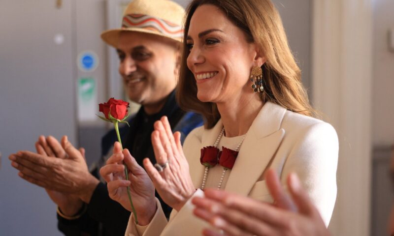 Kate Middleton a încălcat protocolul regal. Gestul neașteptat făcut la Palatul Buckingham
