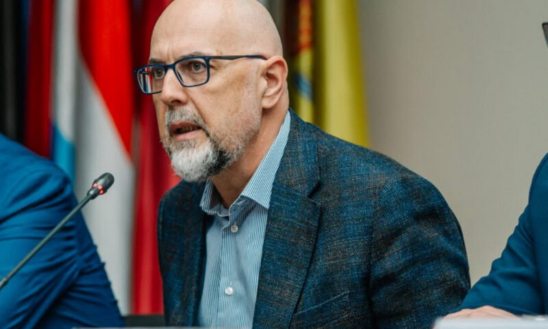 Poziția lui Kelemen Hunor înaintea votului asupra moțiunii PSD–AUR. Ce spune despre negocierile din culise