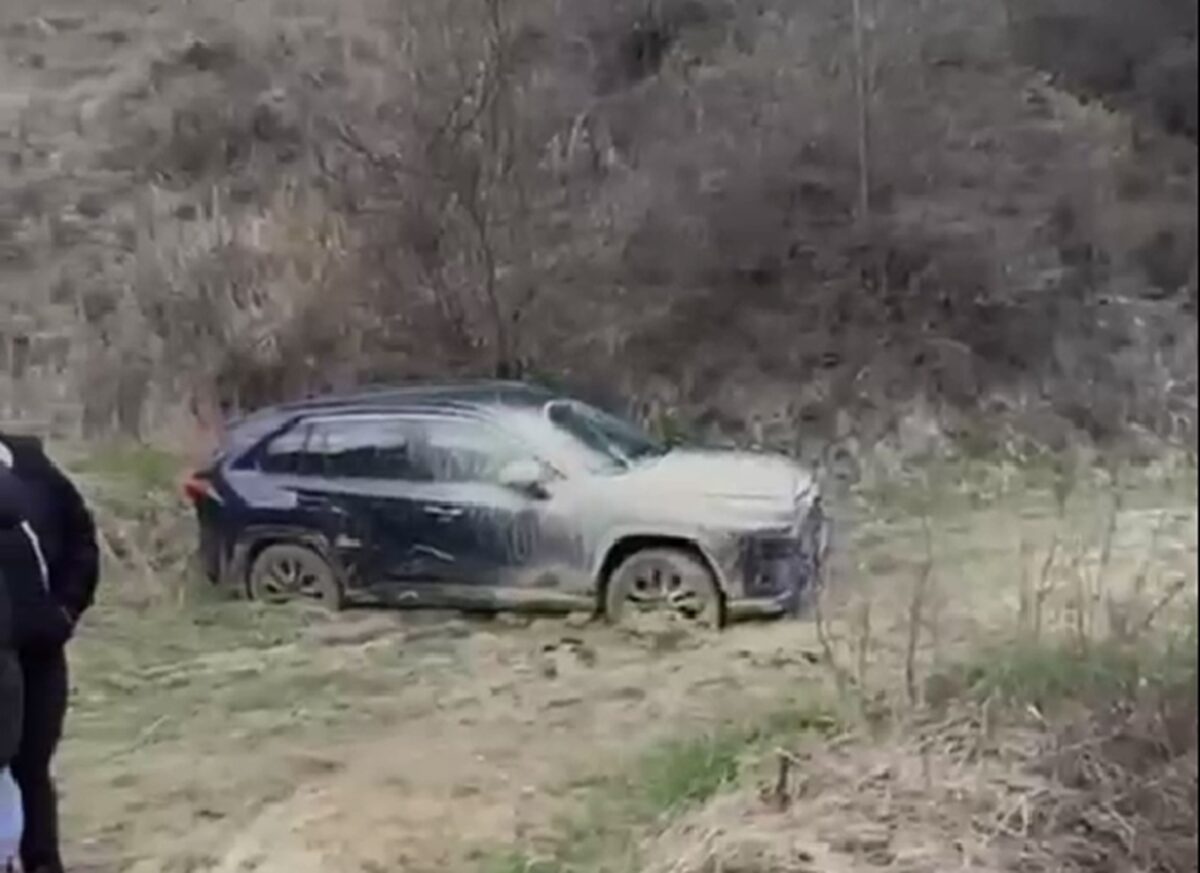 Cuplu recuperat de jandarmi după ce a urmat un traseu greșit indicat de aplicația de navigație