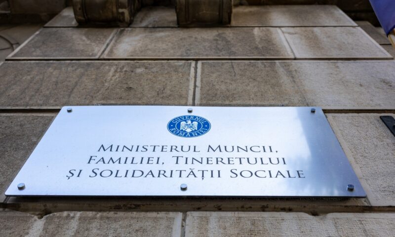 Blocaj pentru firmele care aduc muncitori străini în România. Problemele apar într-un moment sensibil pe piața muncii