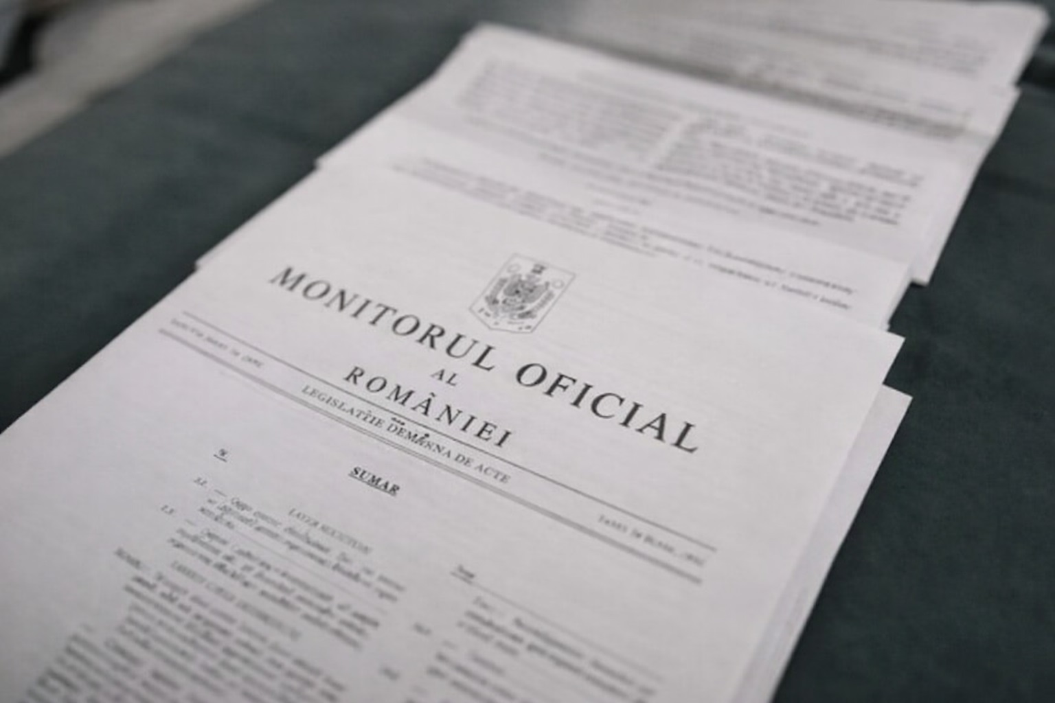 Legea bugetului de stat, incompletă în Monitorul Oficial. Grefierii semnalează lipsa unei anexe cheie