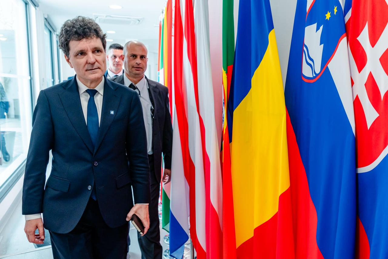 Nicușor Dan a contestat la CCR legea privind subvențiile pentru centralele pe gaz. Ce motive a invocat președintele