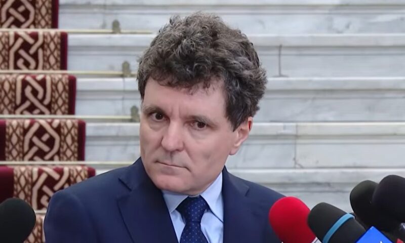 Demisiile miniștrilor PSD au fost trimise de Bolojan la Cotroceni. Nicușor Dan e în Cipru