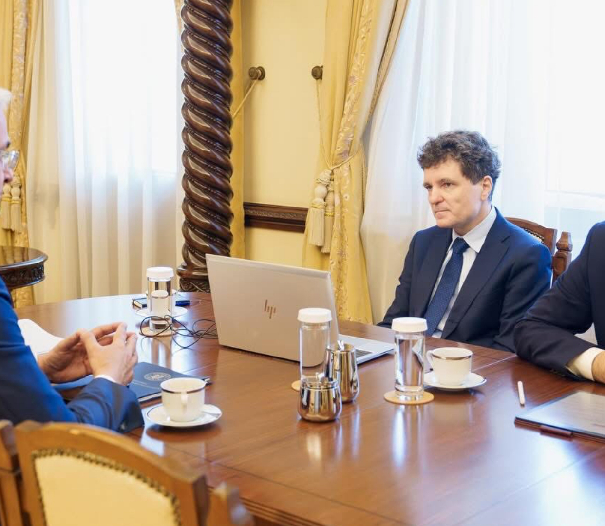 Nicușor Dan, din nou la masa tratativelor cu partidele. Programele PNRR și SAFE, pe agenda discuțiilor