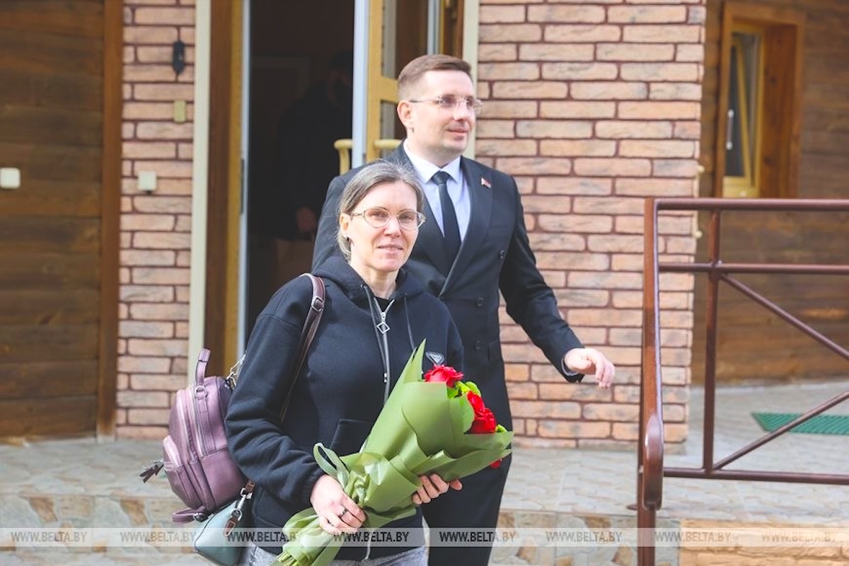 Nina Popova si directorul adjunct al KGB