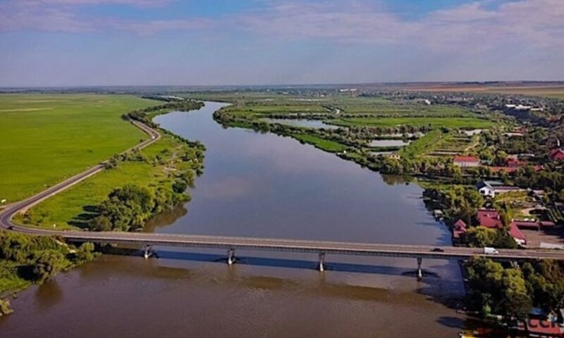 Debitul fluviului Nistru scade la niveluri critice. Măsuri de urgență pentru alimentarea cu apă a Chișinăului