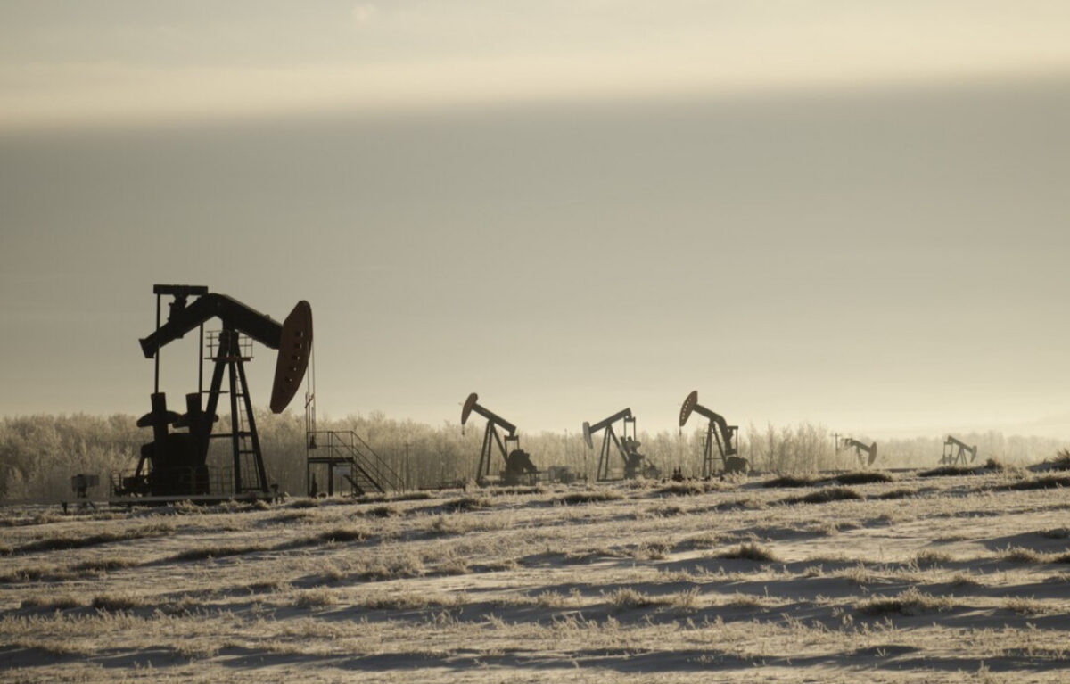 Prețul petrolului a înregistrat o scădere importantă, după decizia lui Trump de prelungire a armistițiului