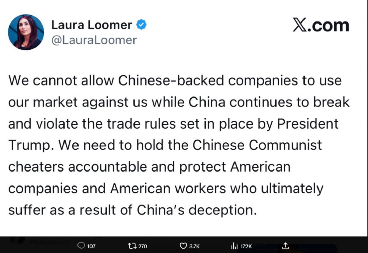 Postare Laura Loomer