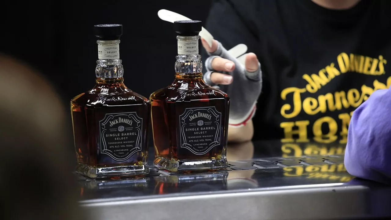 Fuziunea de miliarde din industria whisky-ului, anulată. Pernod Ricard și Brown-Forman nu s-au înțele