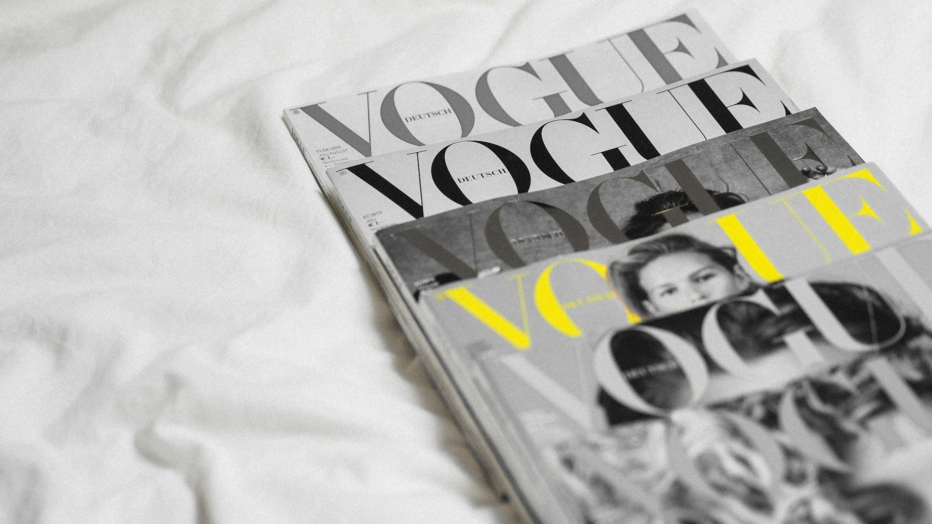 Revista Vogue se lansează în România, în format tipărit și digital. Primul număr, în primăvara lui 2027