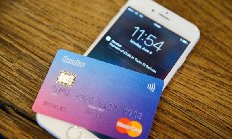 Revolut a divulgat datele unor clienți după o fraudă sofisticată. Atacatorii s-au dat drept reprezentanți ai unei agenții guvernamentale