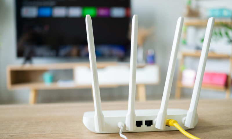 Locul din casă unde nu trebuie să ții niciodată routerul Wi-Fi. Greșeala care îți poate încetini internetul