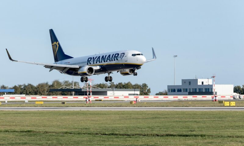 Criza din aviație lovește mai multe companii aeriene din Europa și Orientul Mijlociu