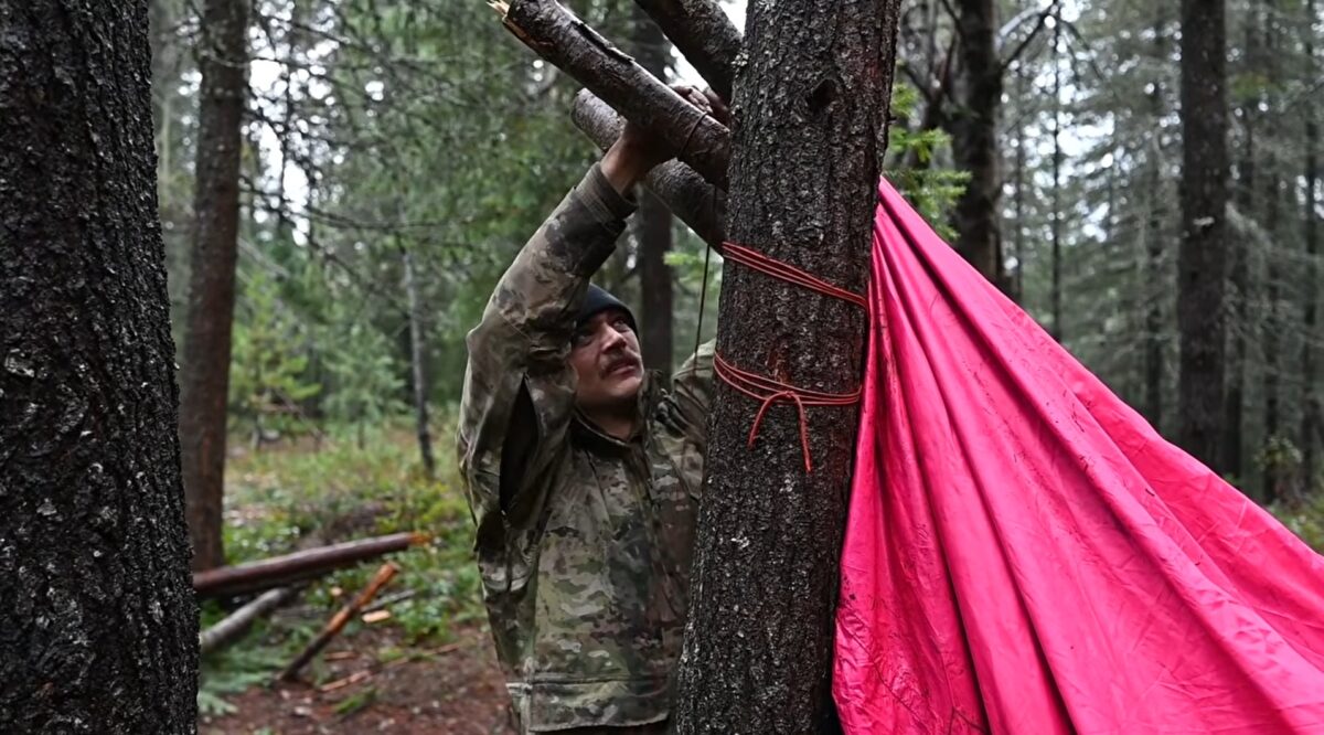 Cum sunt antrenate forțele americane de elită pentru a supraviețui în spatele liniilor inamice. Video