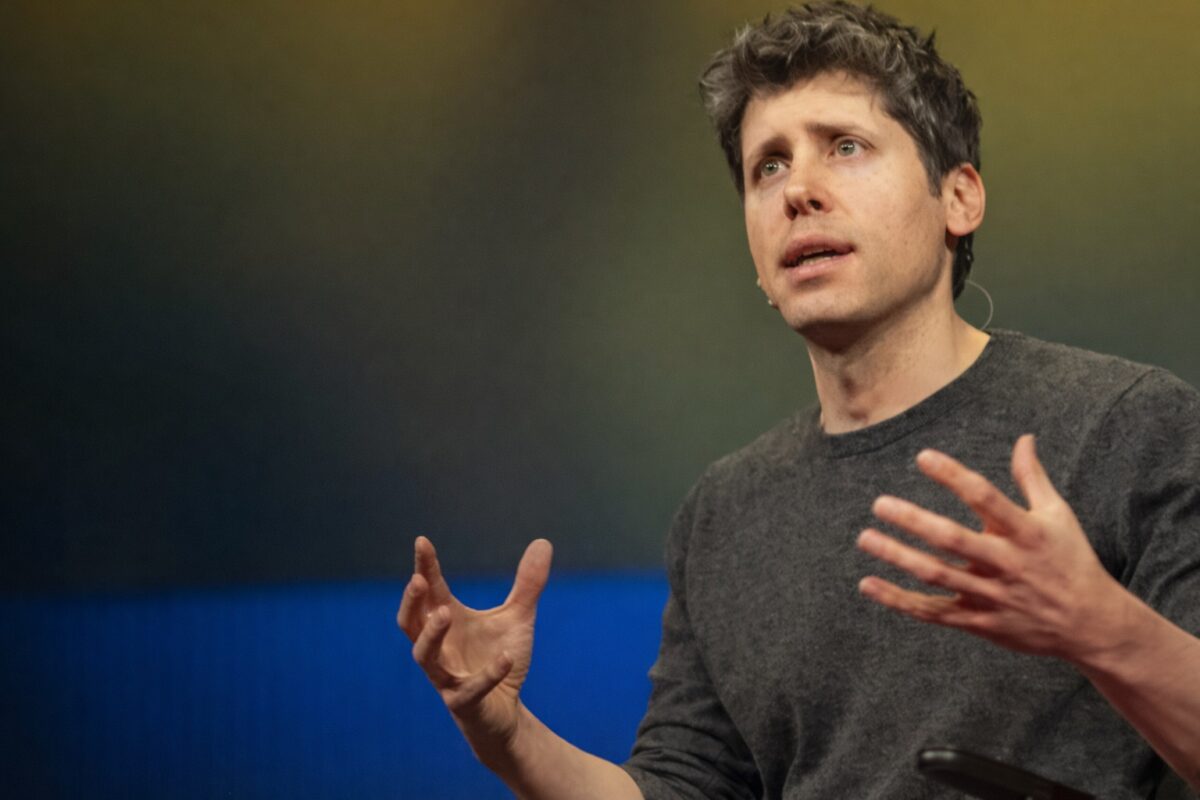 Sam Altman de la Open AI propune un nou model economic. Cât de radical va schimba AI societatea