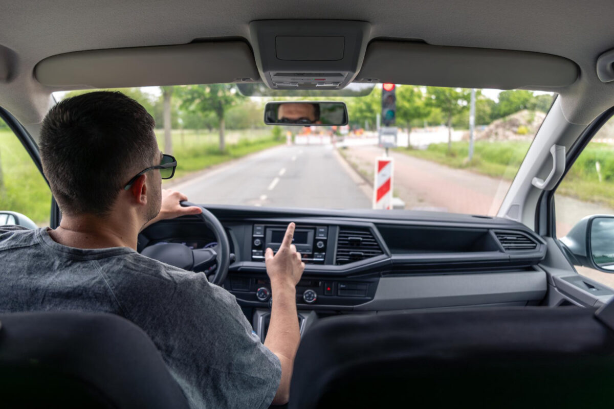 Reguli noi pentru șoferii români. Amenzile vin când îți e cel mai greu