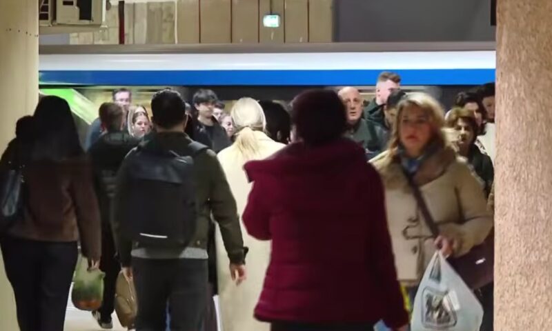 De ce nu ar trebui scumpite biletele de metrou, potrivit unui consilier BNR. Problemele grave ale Metrorex