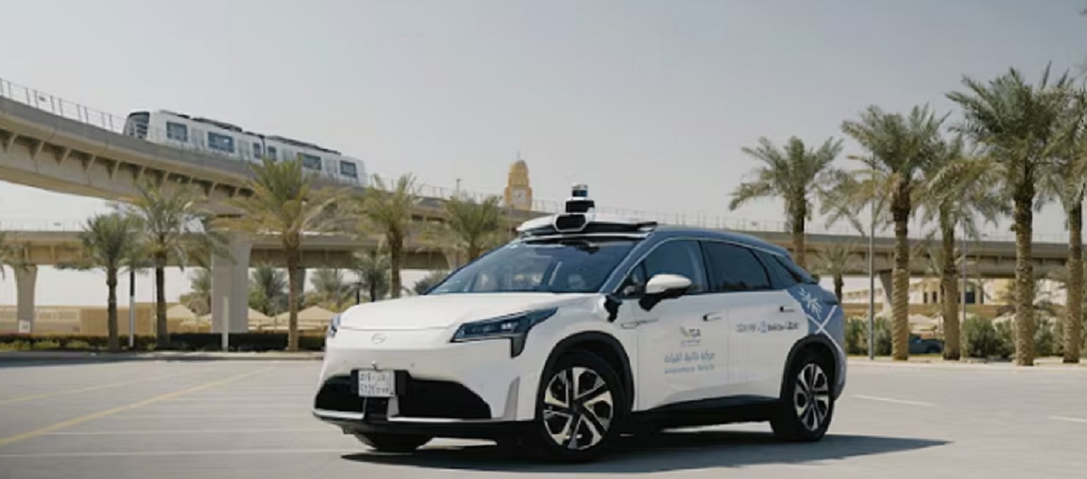 Uber își schimbă modelul de afaceri și investește peste 10 miliarde de dolari  în robotaxi