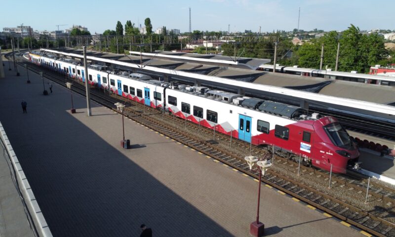 CFR modifică mersul trenurilor spre litoral. Opririle în Costinești Tabără, suspendate temporar