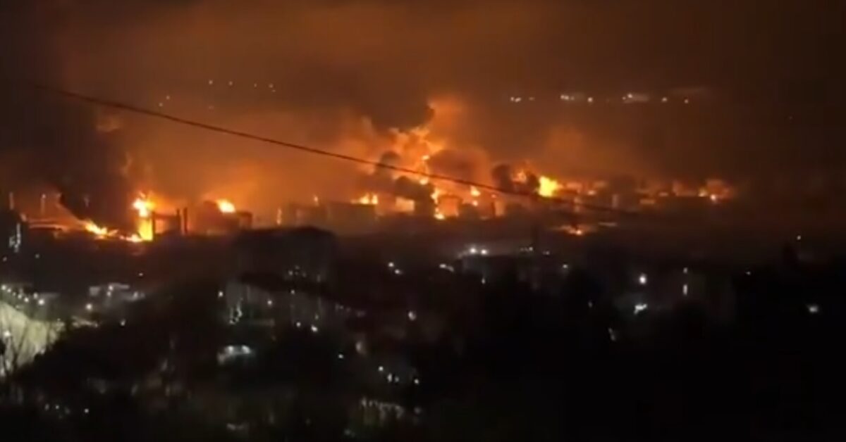 Ucraina lovește din nou infrastructura petrolieră rusă din Tuapse. Incendiile anterioare nici nu fuseseră stinse complet