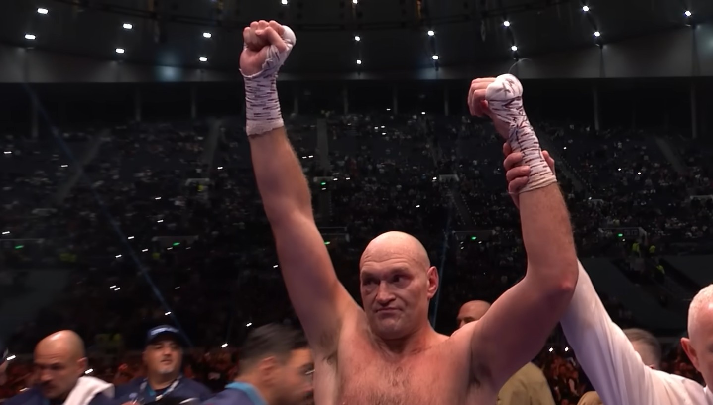 Tyson Fury și-a marcat revenirea cu o victorie în fața lui Arslanbek Makhmudov. Anthony Joshua, provocat de britanic să urce în ring