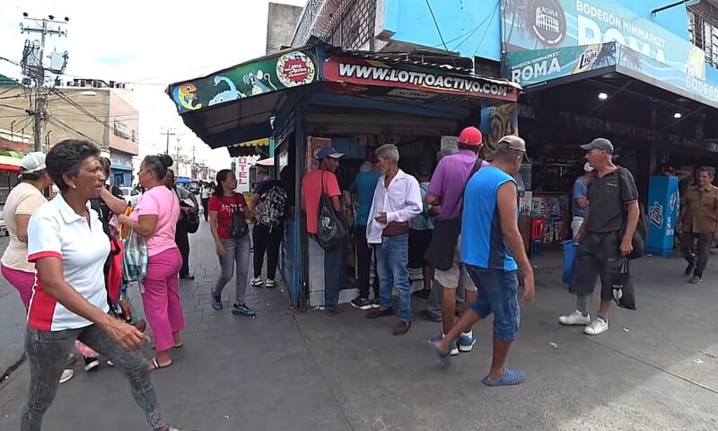 Venezuela are magazine pline, dar clienți fără bani. Trei luni de salariu minim nu fac nici un dolar