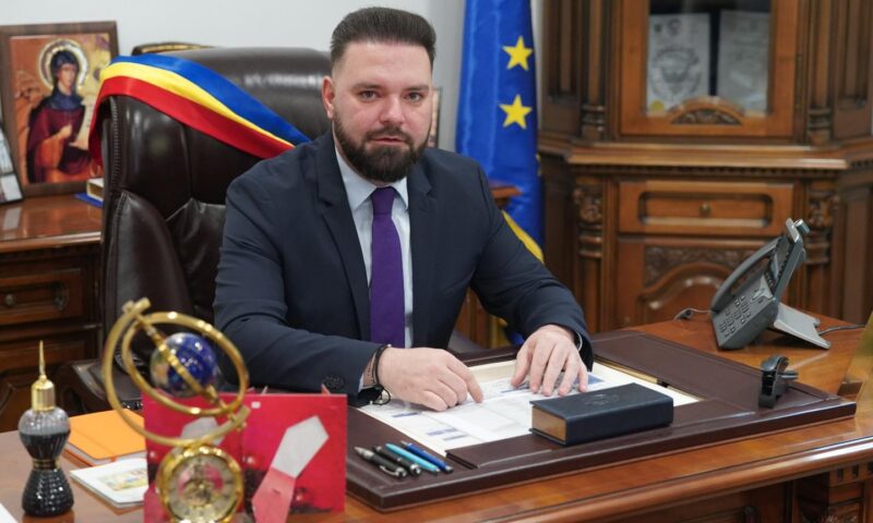 USR Sector 5 acuză modul în care își promovează imaginea personală Vlad Popescu Piedone. „Reclamă politică mascată”